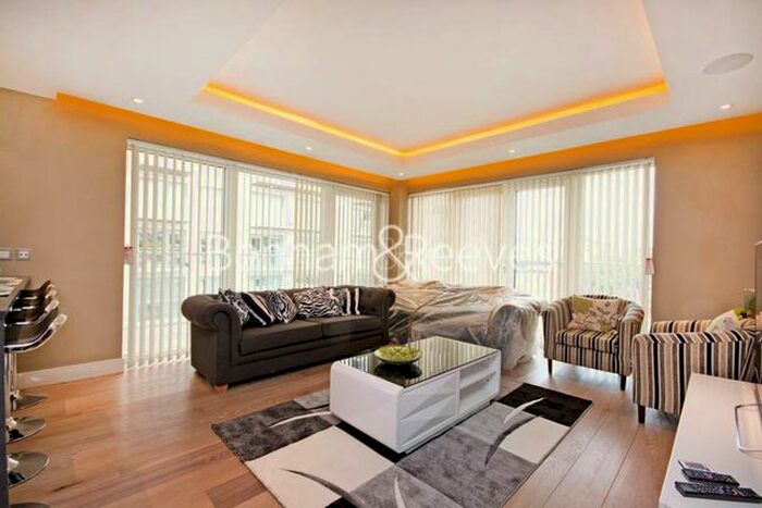 2 Bedroom Flat To Rent In Brunswick House, Hammersmith, W6