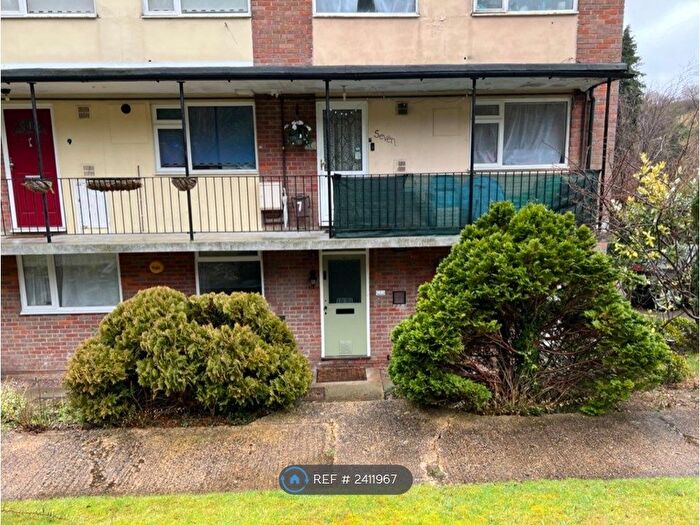 2 Bedroom Flat To Rent In Russell Court, Chesham, HP5