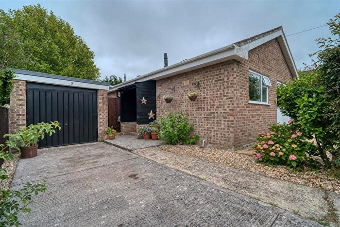 2 Bedroom Detached Bungalow For Sale In Robinson Heights, Stalbridge, DT10