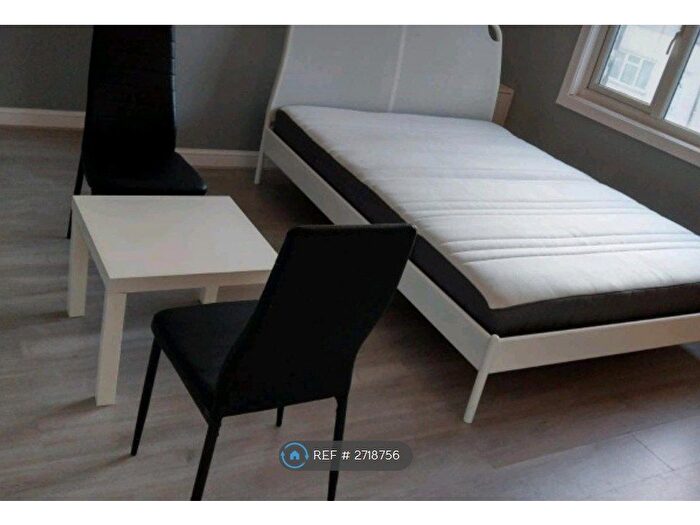 2 Bedroom Flat To Rent In Stoney Stanton Road, Coventry, CV1