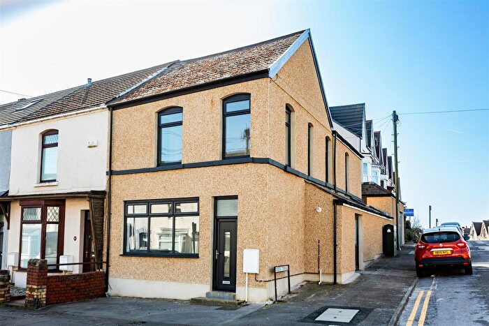 3 Bedroom End Of Terrace House For Sale In Marlborough Road, Brynmill, Swansea, SA2