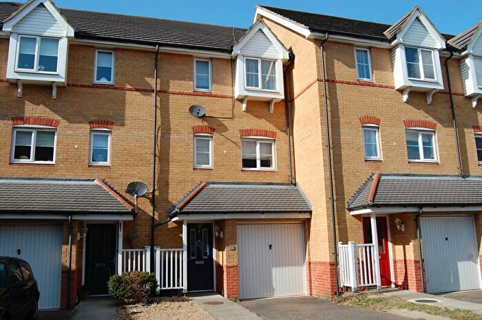 3 Bedroom Town House To Rent In The Sidings, Bedford, MK42