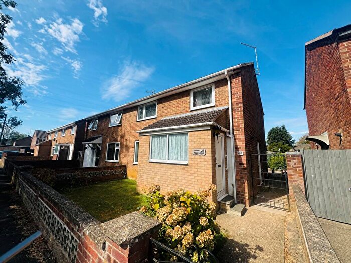 3 Bedroom House To Rent In Warminster Close, Corby, NN18