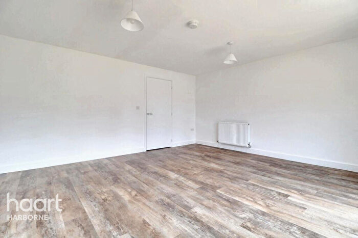 3 Bedroom Semi Detached House To Rent In Hunts Rd, B30