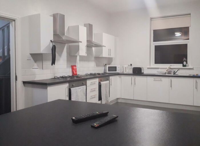 9 Bedroom Terraced House To Rent In Botanic Road, L7