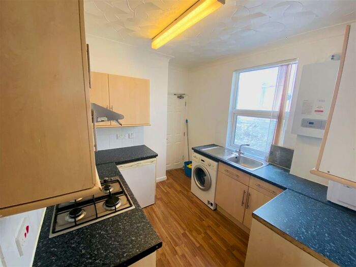 4 Bedroom House To Rent In Newcome Road, Portsmouth, PO1