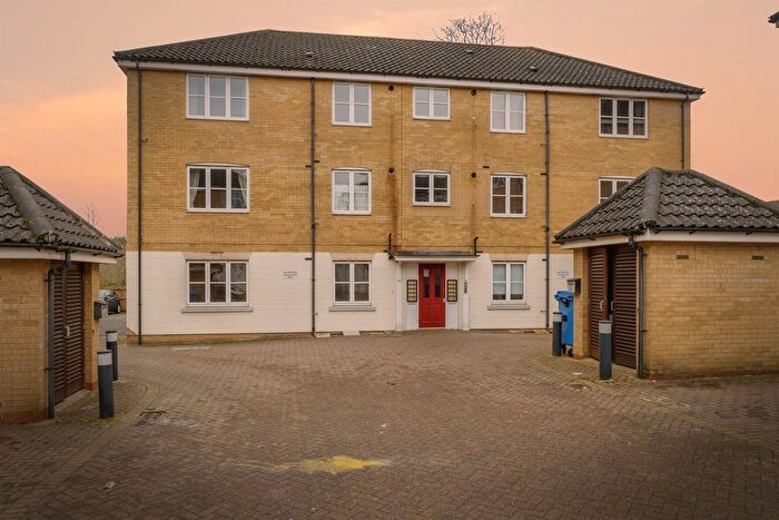 2 Bedroom Flat For Sale In Whitworth Court, Norwich, NR6