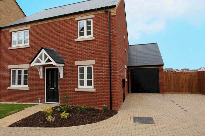 4 Bedroom Detached House To Rent In Fakenham Street, Bicester, Oxon, OX26