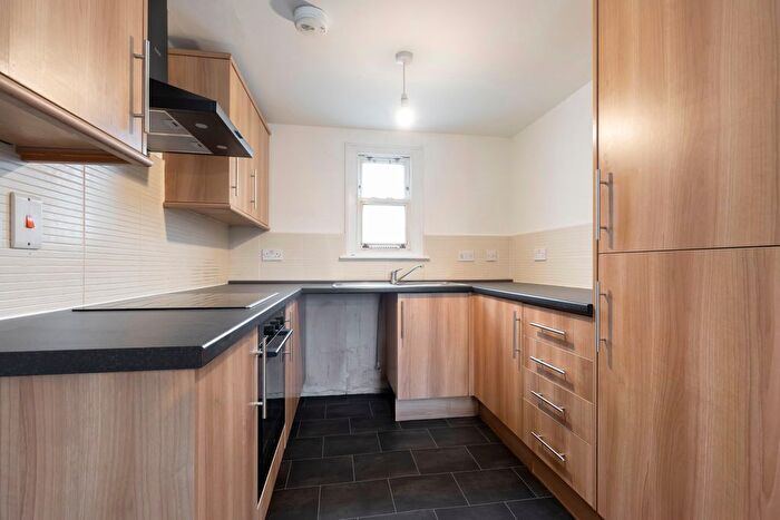2 Bedroom Flat To Rent In Hewlett Road, Cheltenham, GL52
