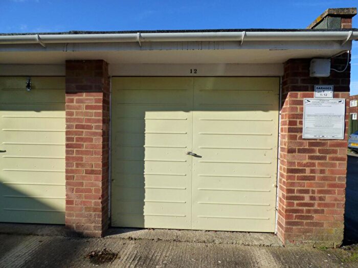 Garage / Parking To Rent In Lock Up Garage, BN16