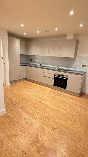 1 Bedroom Flat To Rent In High Street, Hounslow, TW3