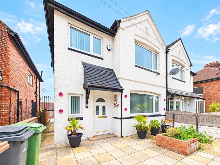 4 Bedroom Semi Detached House To Rent In Breck Road, Wallasey, CH44