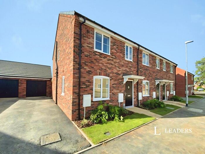 Semi Detached House To Rent In Woodroffe Drive, Crowland, Peterborough, PE6