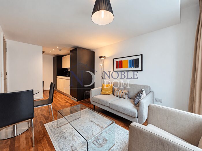 1 Bedroom Flat To Rent In Lambs Passage, Moorgate, EC1Y