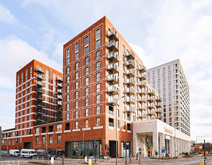 2 Bedroom Apartment To Rent In Henshaw Parade, London, NW9