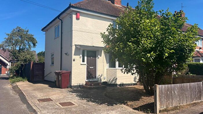 3 Bedroom Semi Detached House To Rent In Dawlish Road, Reading, RG2