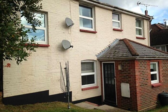 1 Bedroom Flat To Rent In New England Road, Haywards Heath, RH16