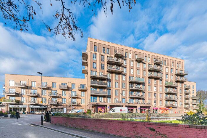 1 Bedroom Flat To Rent In Adenmore Road, Catford, London, SE6