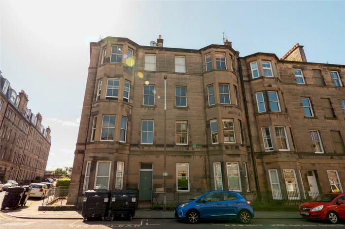 3 Bedroom Apartment To Rent In East Preston Street, Newington, Edinburgh, EH8