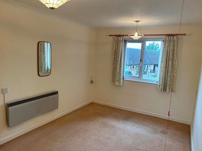 1 Bedroom Apartment For Sale In Fairacres Road, Didcot, OX11