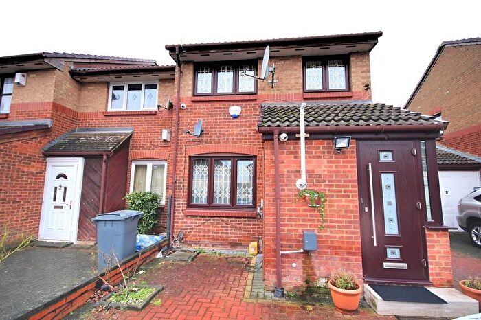 4 Bedroom Semi-Detached House To Rent In Sudbury Avenue, Wembley, HA0