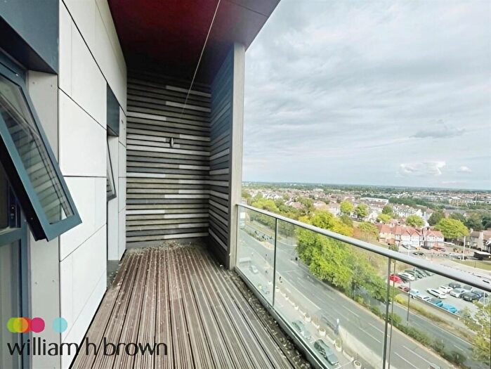 2 Bedroom Apartment To Rent In Victoria Avenue, Southend-On-Sea, SS2