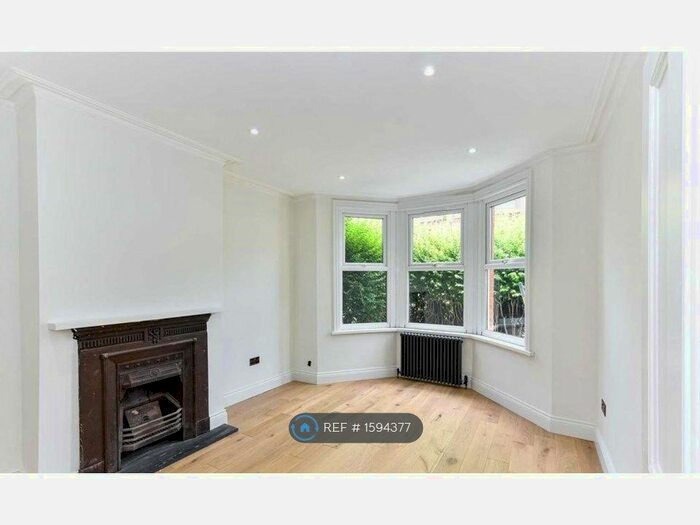 1 Bedroom Flat To Rent In Courtenay Road, London, E17