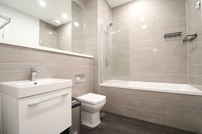 1 Bedroom Flat To Rent In Greenleigh Court, Dawsons Square, West Yorkshire, LS28
