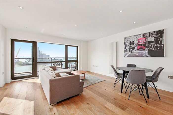 2 Bedroom Flat To Rent In Longitude House, East India Dock, E14