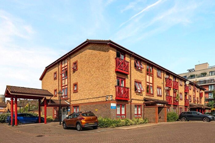 1 Bedroom Flat To Rent In Roger Dowley Court, Russia Lane, London, E2