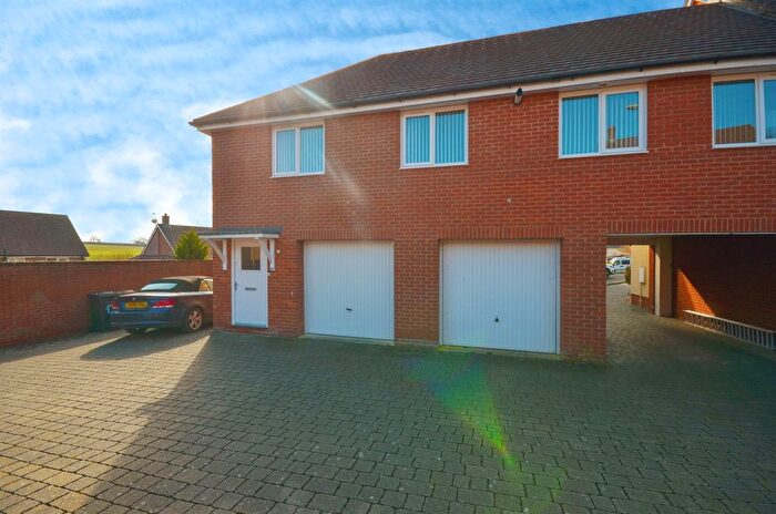 2 Bedroom Property For Sale In Yarrow Close, Andover, SP11