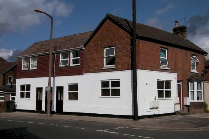 1 Bedroom Flat To Rent In Rushams Road, Horsham, RH12