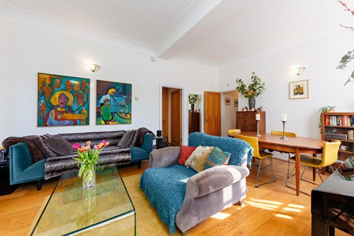 2 Bedroom Apartment For Sale In New Riverhead, Rosebery Avenue, London, EC1R