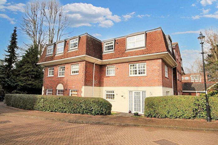2 Bedroom Apartment To Rent In North Parade, Horsham, RH12