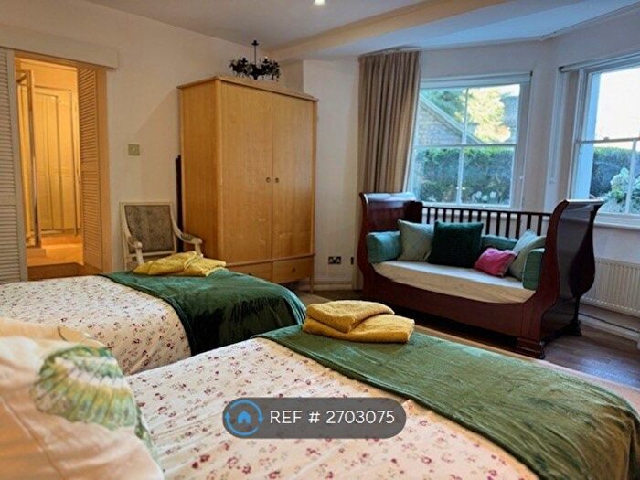 3 Bedroom Flat To Rent In Maze Hill Entrance, London, SE3