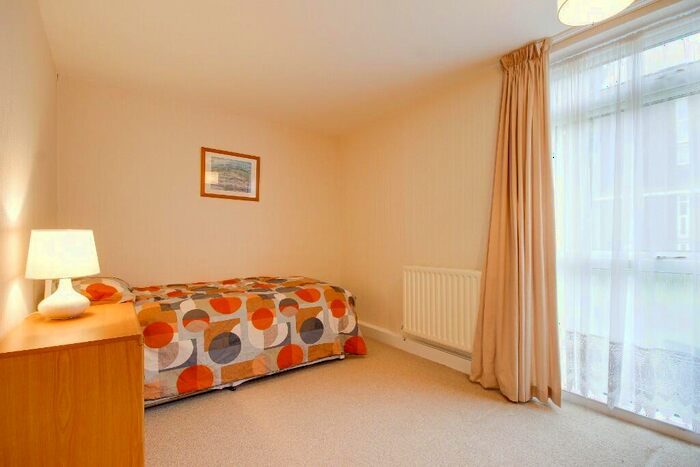2 Bedroom Flat To Rent In Gordon Road, London, N3