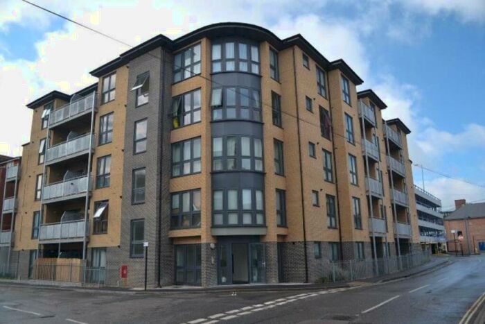 1 Bedroom Flat To Rent In Canal Walk, Southampton, Hampshire, SO14