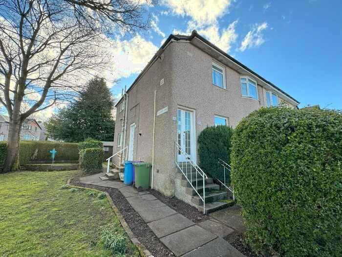 3 Bedroom Flat To Rent In Crofthill Road, Glasgow, G44