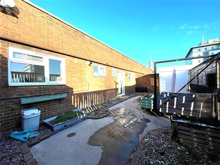 2 Bedroom Apartment For Sale In Eastgate, Stevenage, SG1