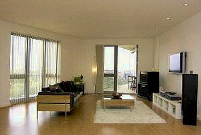 2 Bedroom Flat To Rent In Paul Street, Old Street, EC2A