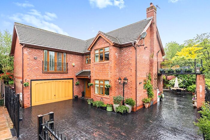4 Bedroom Detached House For Sale In Wood Lea Chase, Pendlebury, Swinton, Manchester, M27