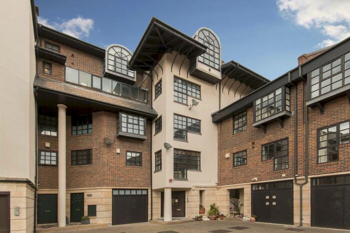 Studio To Rent In Rope Street, London, SE16