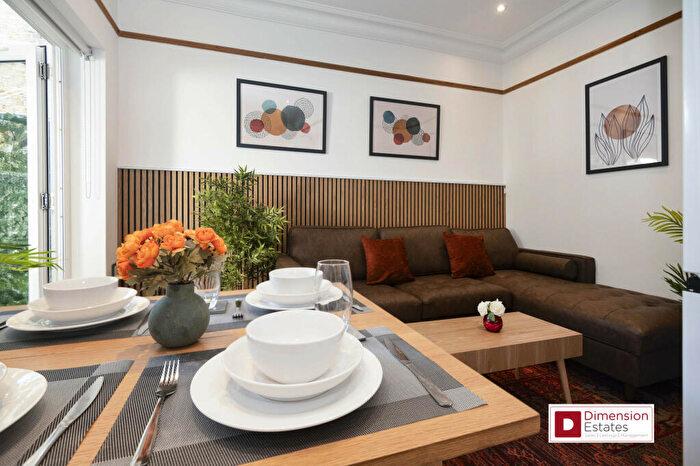 3 Bedroom Flat To Rent In Millfields Road, Lower Clapton, Hackney, E5