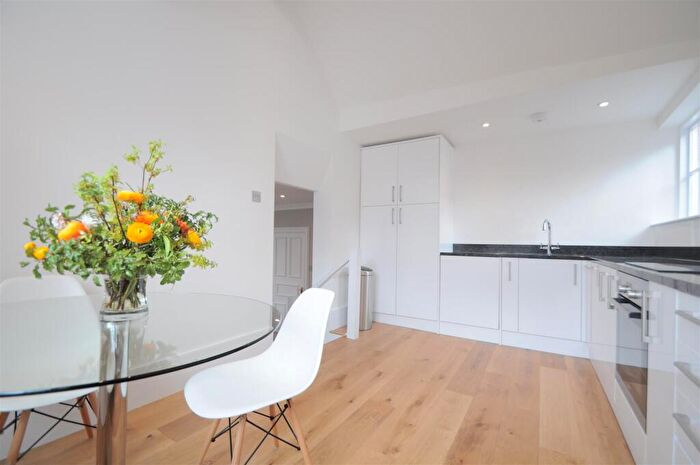 1 Bedroom Flat To Rent In High Street, Guildford, GU1