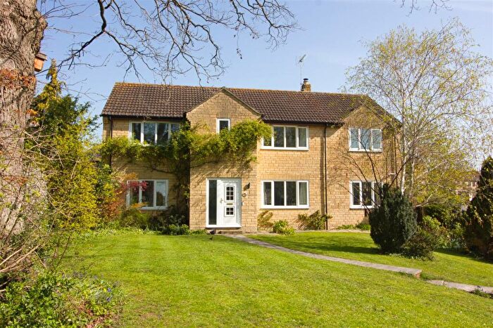 5 Bedroom Detached House For Sale In Lacemakers Road, Malmesbury, SN16