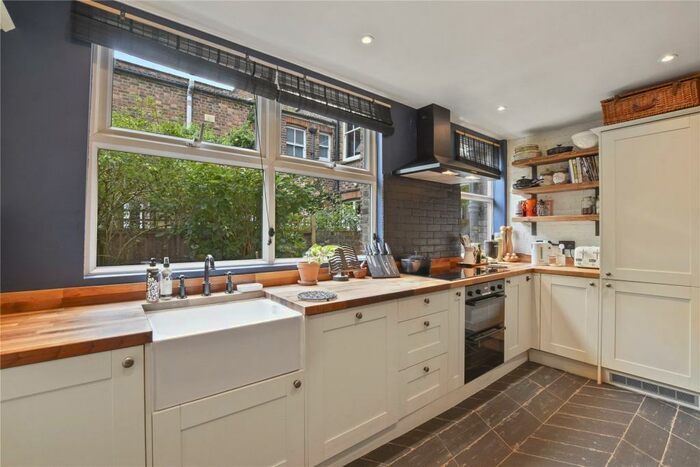 1 Bedroom Apartment To Rent In Causton Road, London, N6