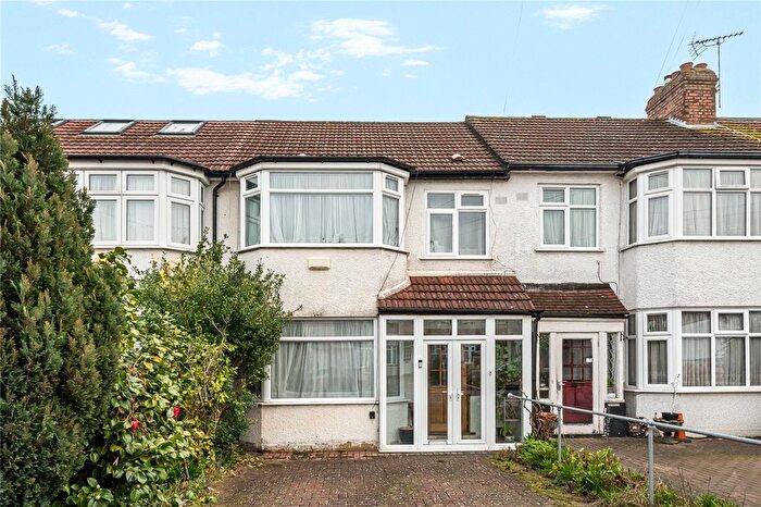 3 Bedroom Terraced House For Sale In Hazel Close, Palmers Green, London, N13