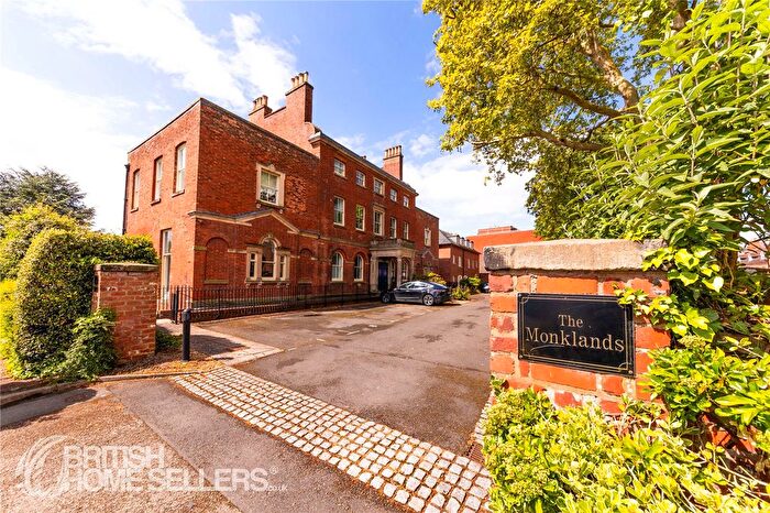 1 Bedroom Flat For Sale In Abbey Foregate, Shrewsbury, Shropshire, SY2
