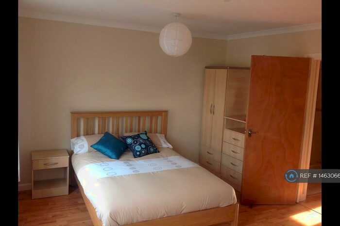 1 Bedroom Flat To Rent In Zinzan Street, Reading, RG1