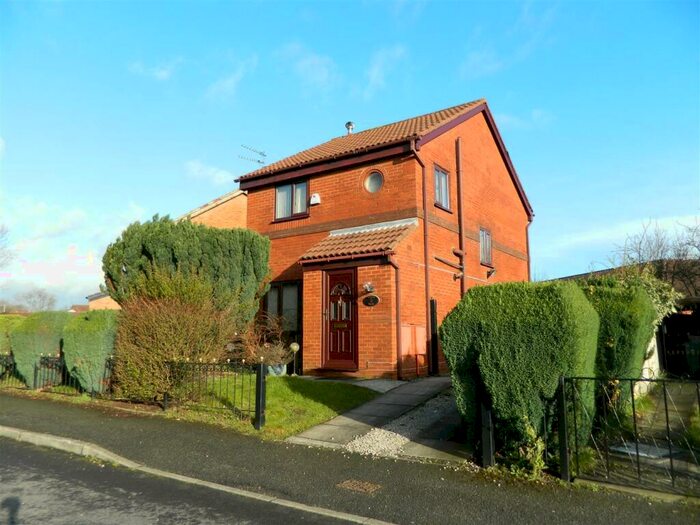3 Bedroom Detached House To Rent In Sarnesfield Close, Longsight, M12
